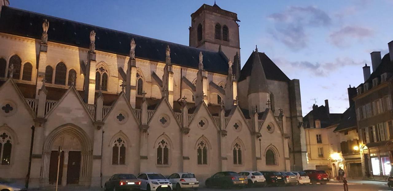 Les Petites Forges Apartment Auxonne Bagian luar foto